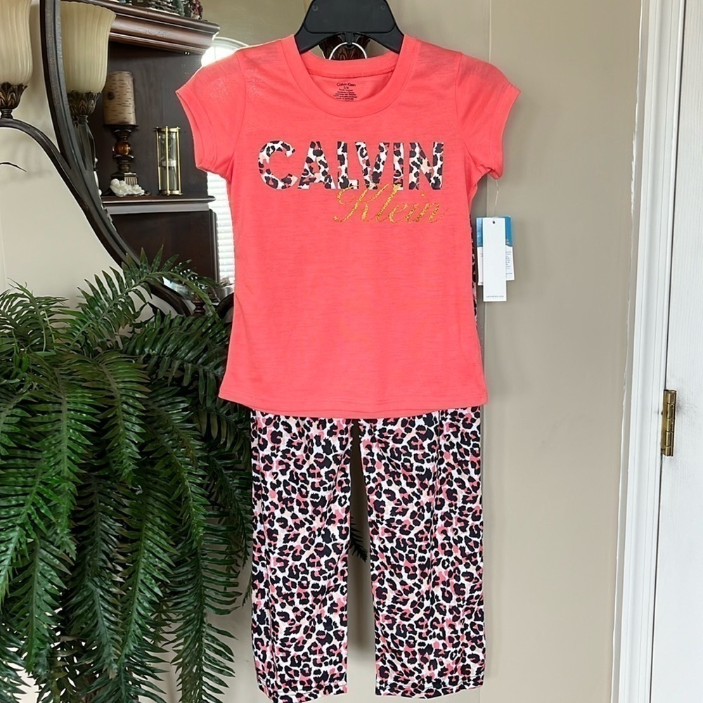 Brand New Calvin Klein 2-Piece Pajama Set Leopard Print Sleep Pants Coral Top